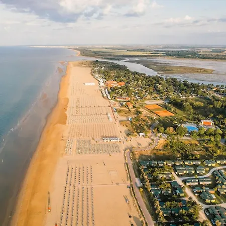 Flat With Side Sea View Just Steps From The * Bibione