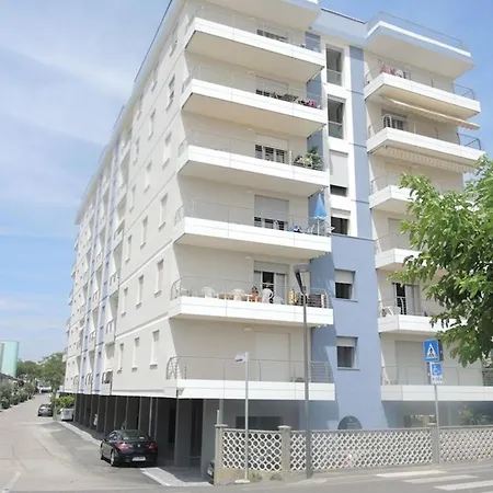 Flat With Side Sea View Just Steps From The Lägenhet *