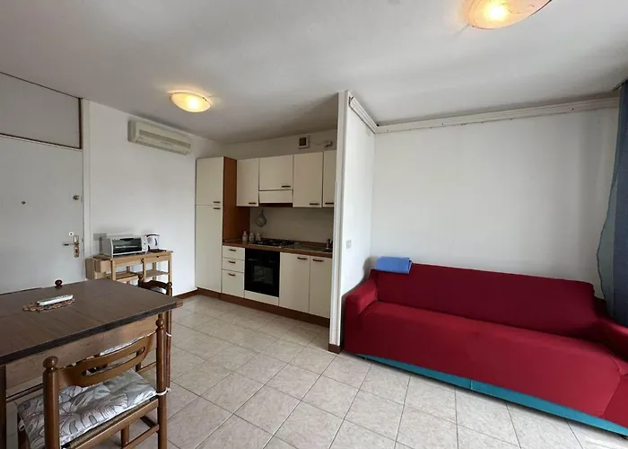 Flat With Side Sea View Just Steps From The Bibione