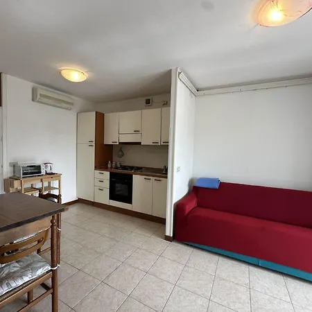 Flat With Side Sea View Just Steps From The ビビオーネ