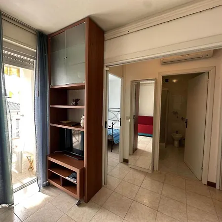 Flat With Side Sea View Just Steps From The Daire *
